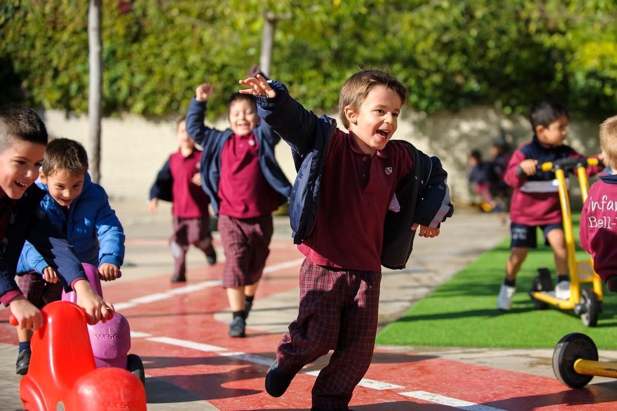 El col·legi Bell-lloc ofereix una educació que va des de la llar d'infants fins el batxillerat