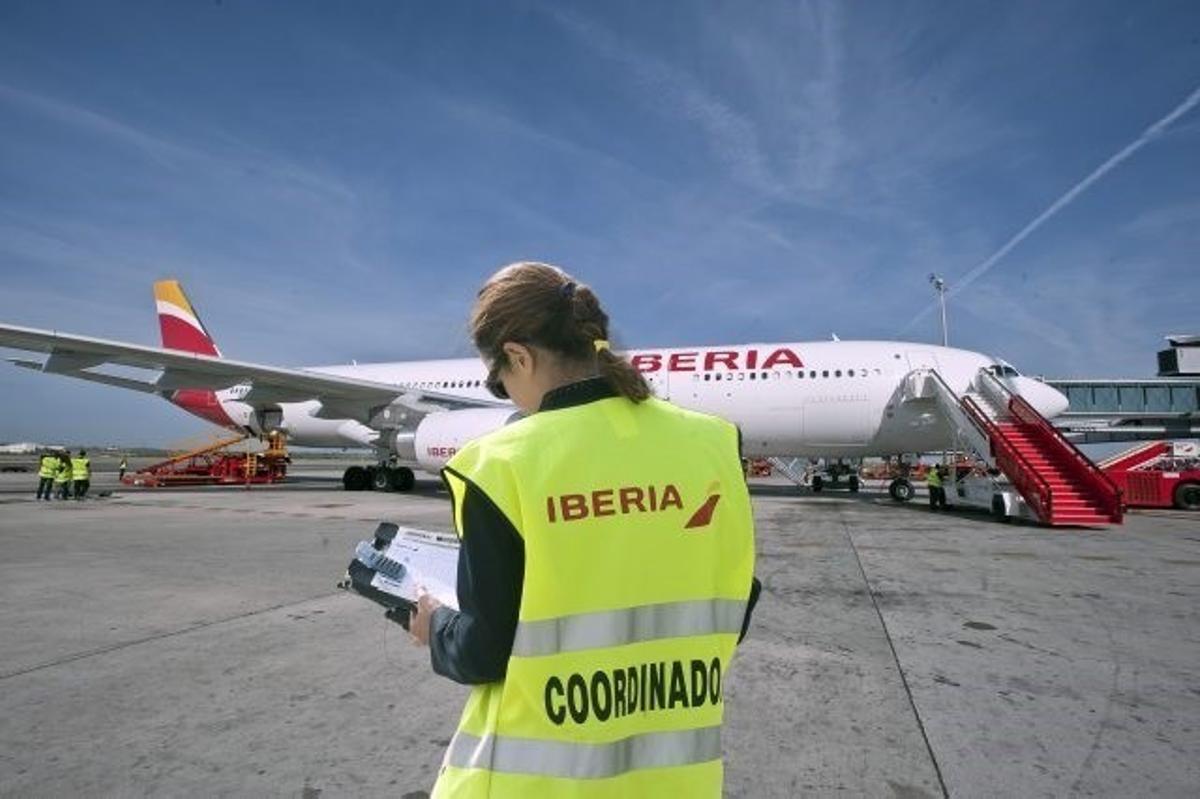 Archivo - Personal de Iberia