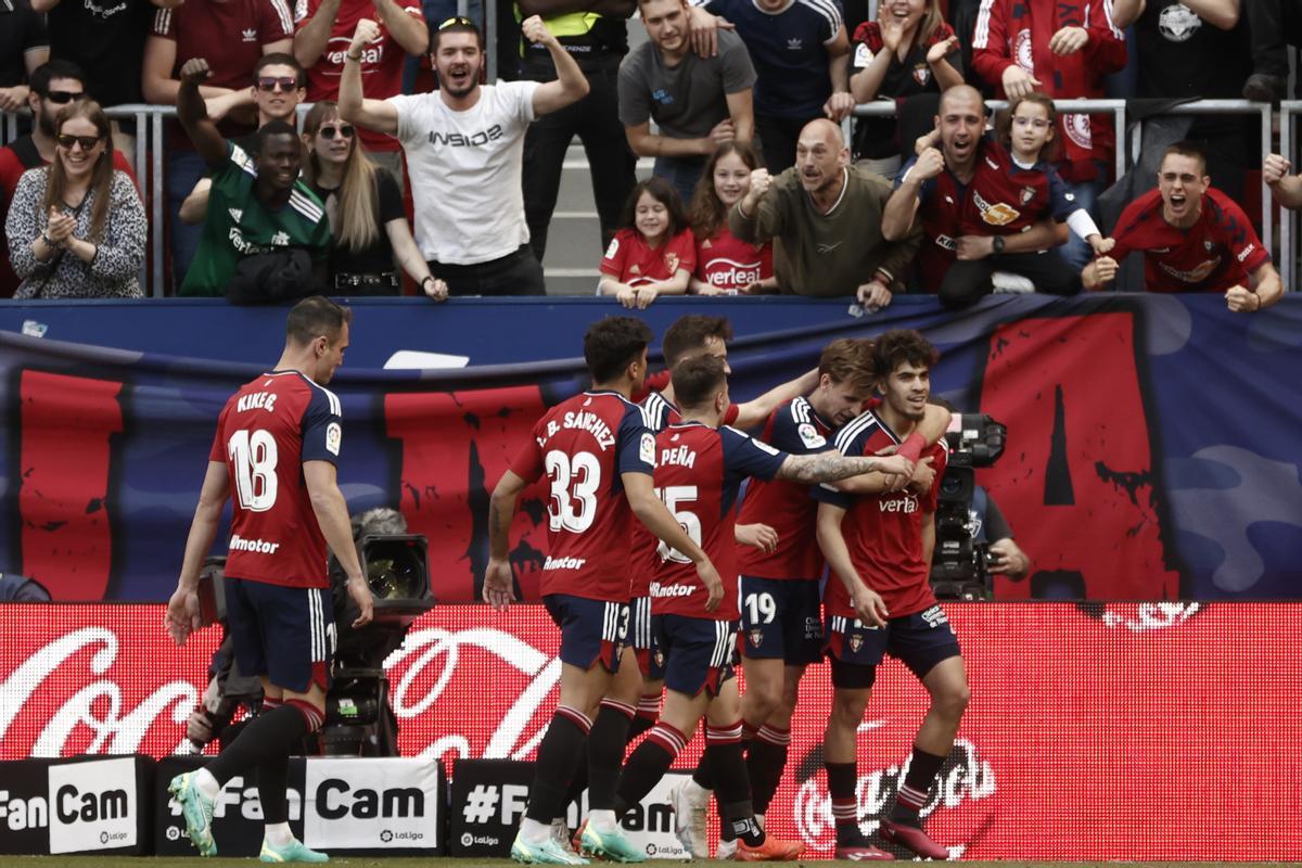 Resumen, goles y highlights del Osasuna 2 - 1 Elche de la jornada 28 de LaLiga Santander