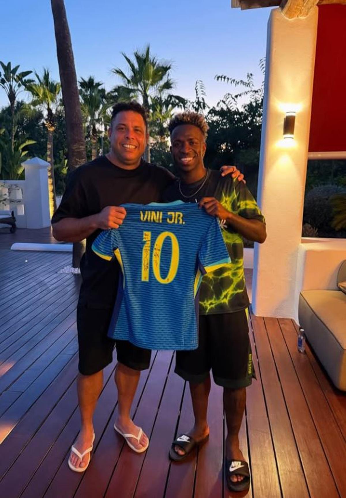 Ronaldo Nazario y Vinícuis Jr.