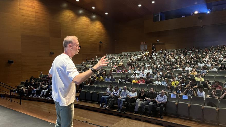 Los consejos de &quot;Hermano Mayor&quot; a los estudiantes de La Nucía