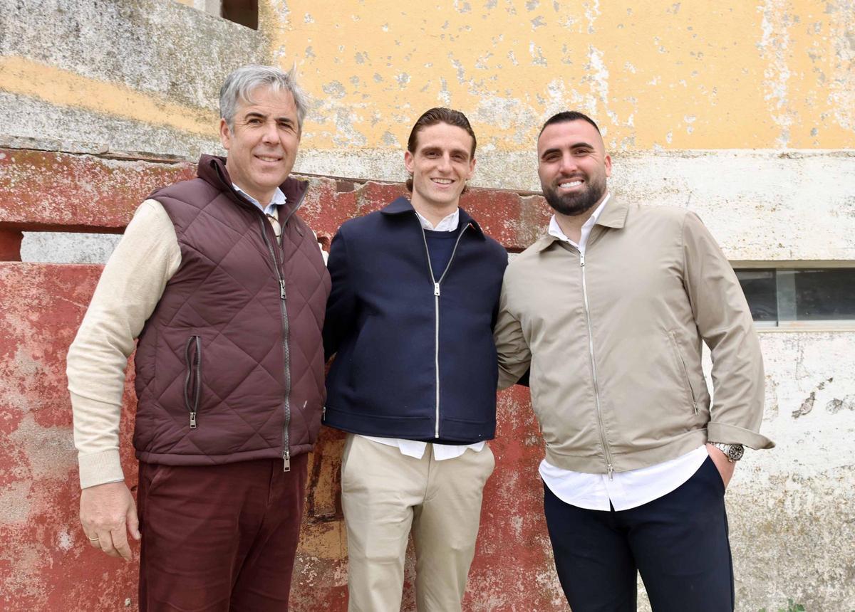 El novillero Borja Escudero estrena apoderado
