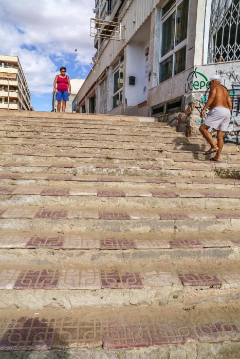 Deficiencias en accesos a la playa del Acequión