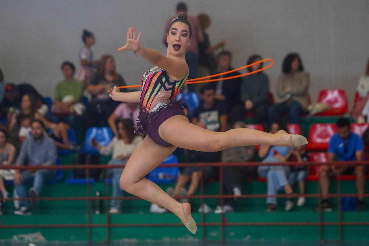 El Torneo Vilarousa hace de la gimnasia rítmica un espectáculo en Catoira