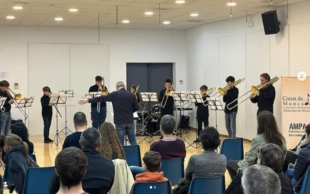 Imagen de archivo de una actuación en el conservatorio de Moncada.