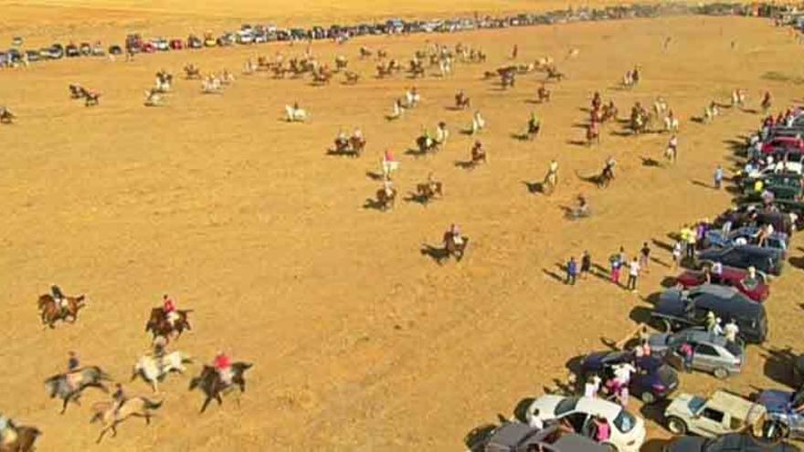 Fotograma del vídeo de Claudio San José, en el que se aprecia la salida del espanto, desde el aire.