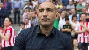 Abelardo tira la toalla como técnico del Sporting