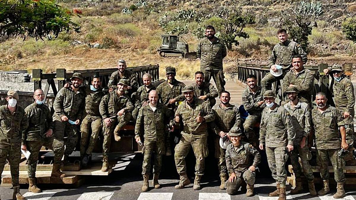 Brigada Canaria XVI del Batallón de Zapadores XVI que montó su pasarela al mando del capitán Molero.