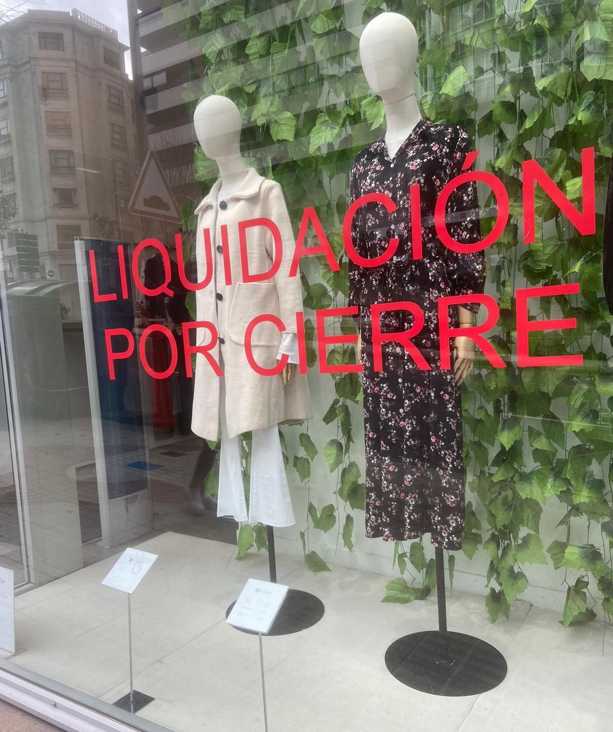 Cierre de comercios en Vigo | La tienda de ropa N de Nube echa la persiana  en Vigo