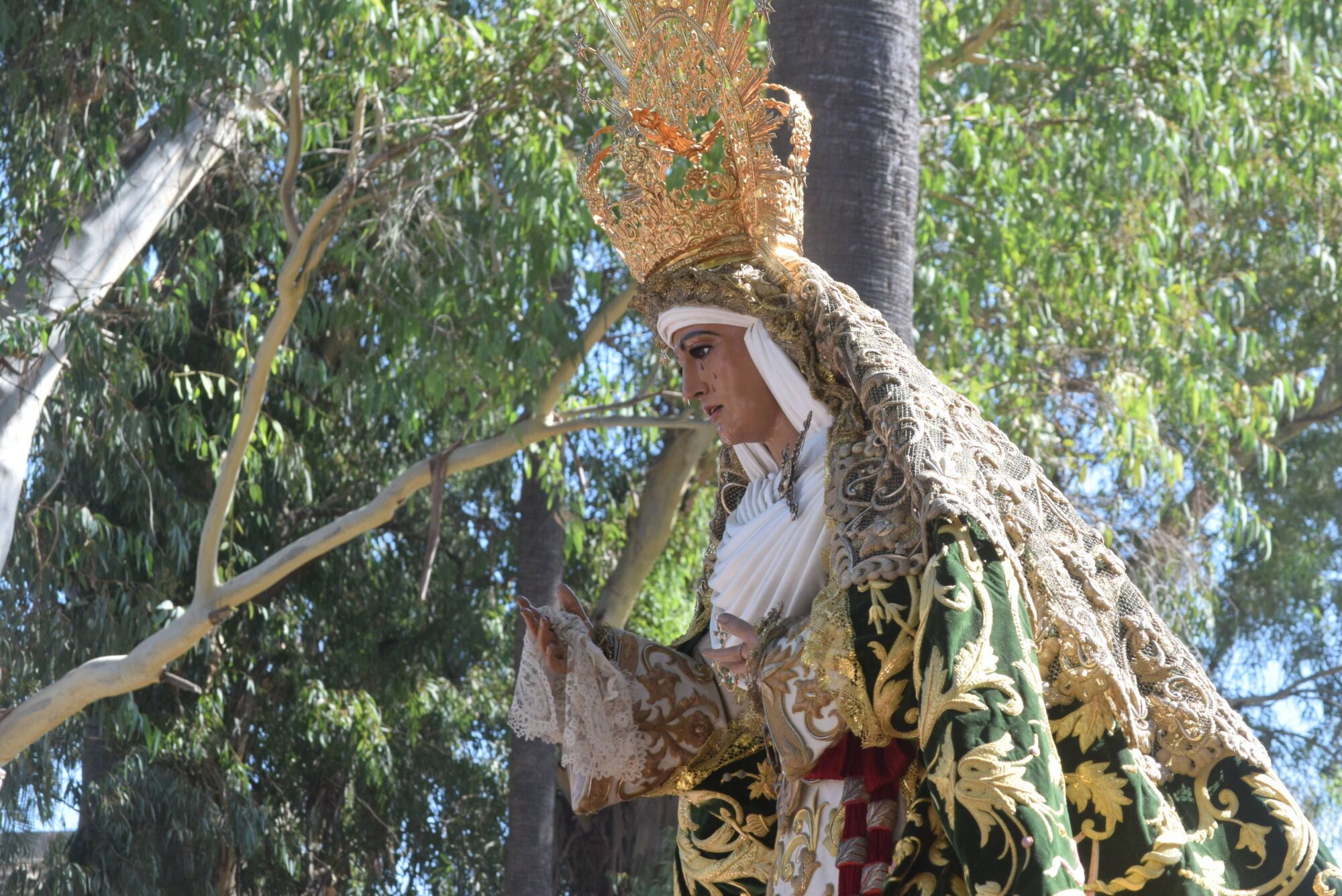 Traslado de la Esperanza de Triana desde el Polígono Sur a Triana