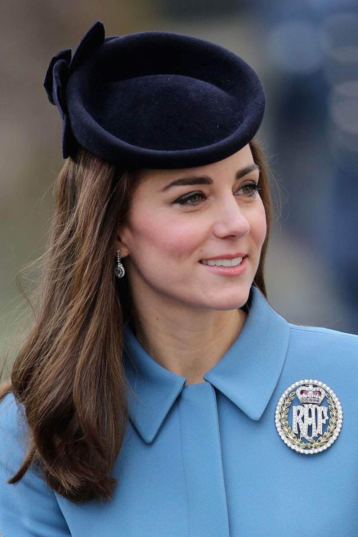 El sombrero de Kate Middleton en el 75 aniversario de la RAF