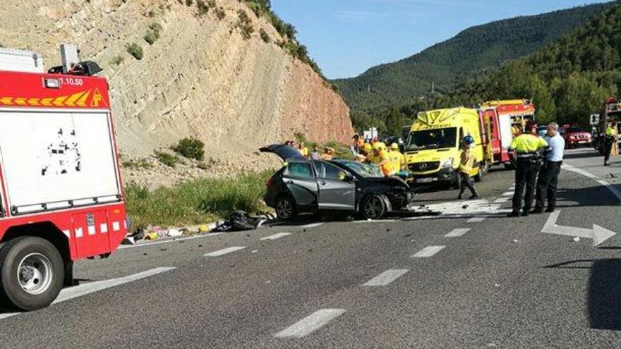 Un xoc a Valls de Torroella causa dos ferits i talla una hora l&#039;eix del Cardener