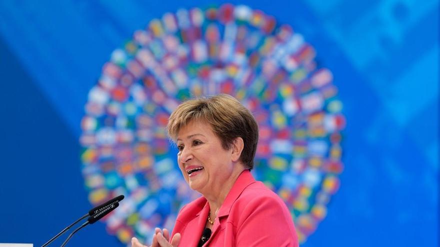 e que el frenazo económico por la guerra es mayor que el de una crisis financiera