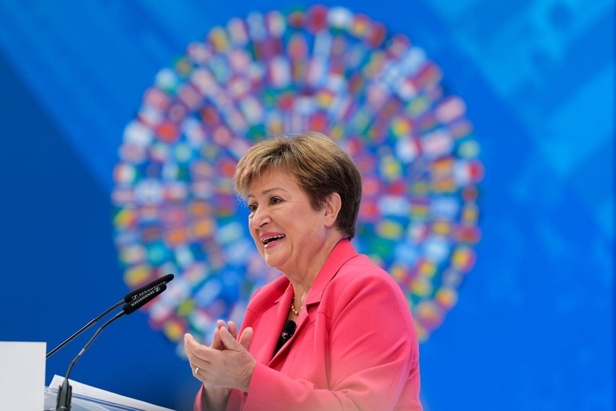 Kristalina Georgieva, presidenta del Fondo Monetario Internacional ( FMI ). Kristalina Georgieva, managing director of the International Monetary Fund (IMF), during a curtain raiser speech ahead of the International Monetary Fund (IMF) and World Bank Spring meetings at the IMF headquarters in Washington, DC, US, on Thursday, April 17, 2025. The IMF's Spring Meetings will take place from April 21 to April 26. Photographer: Kent Nishimura/Bloomberg