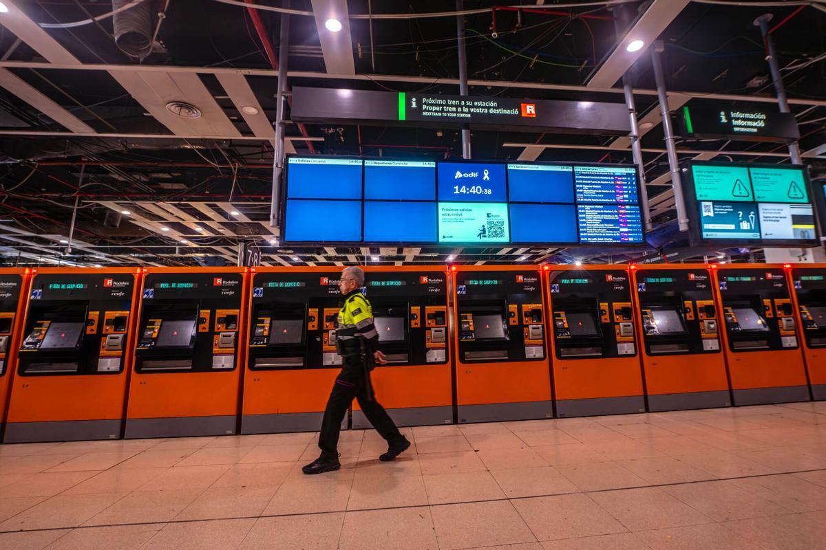 Barcelona 22/01/2026 Sociedad Ambiente en Sants durante el segundo día de parón en Rodalies tras el accidente de Gelida. AUTOR: JORDI OTIX