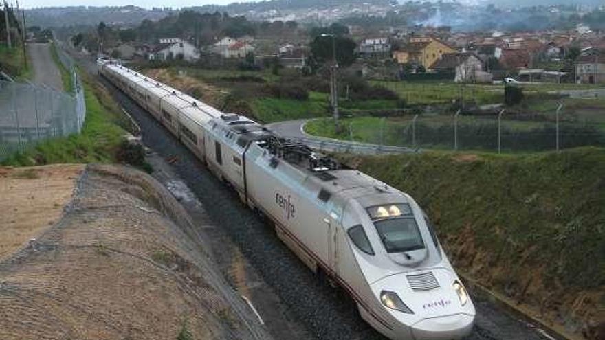 Un tren Avant en las inmediaciones de la estación Empalme. // I.O.