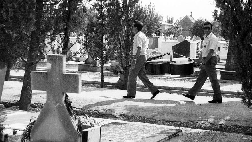 Cien años de cementerio en Alicante