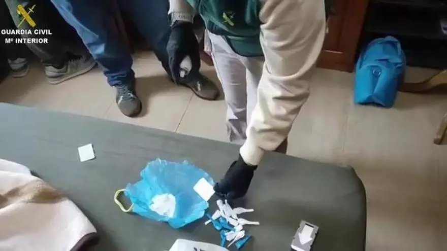 Nueve detenidos en Sanxenxo, Poio y Vilaboa por tener montado un «bazar» de sustancias ilegales