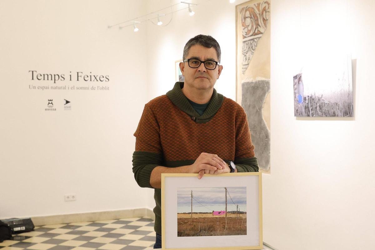 Daniel Castilla horas antes de la inauguración de su muestra.