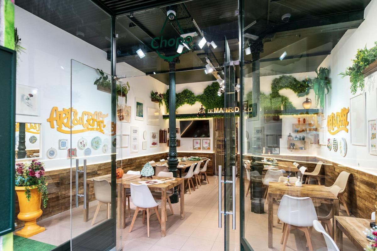 Craft&amp;Go convierte el abanico en lienzo para celebrar la diversidad en Madrid.