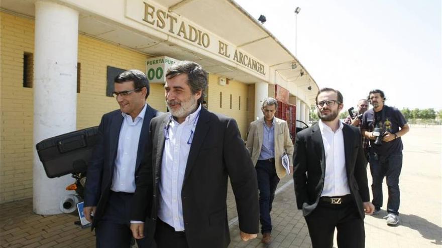 El club hará solo &quot;cuatro o cinco fichajes&quot; más