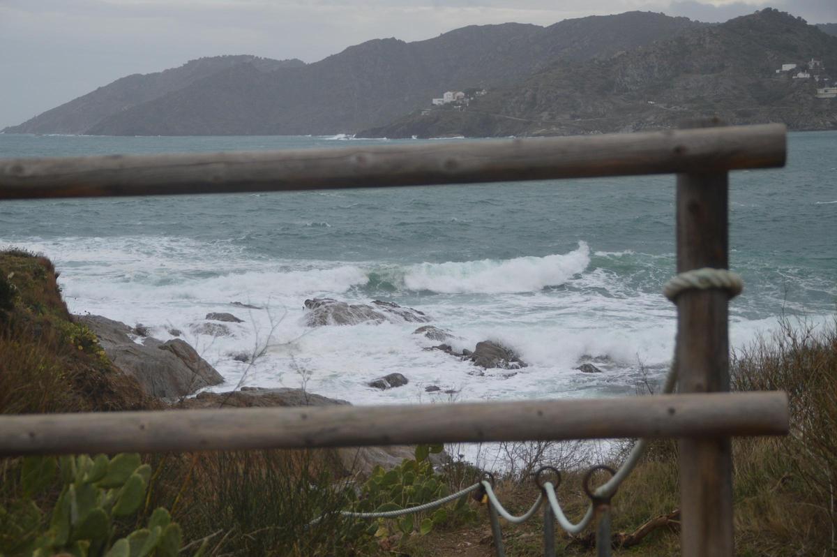 La llevantada de Portbou al Port de la Selva en trenta imatges