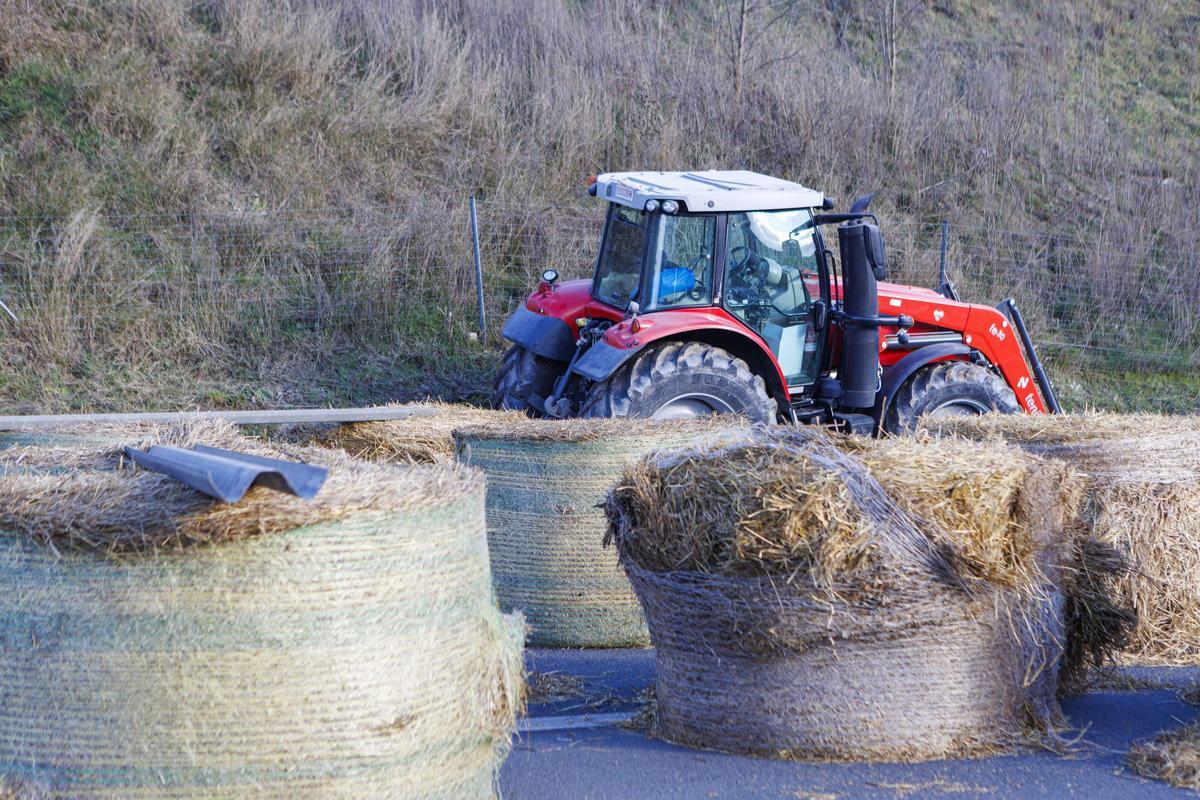 Protesta pagesa a la C-16, a Olvan