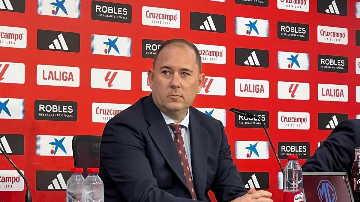 José Ignacio Navarro, en la presentación de Robbie Ure y Giorgi Kochorashvili con el Sevilla FC