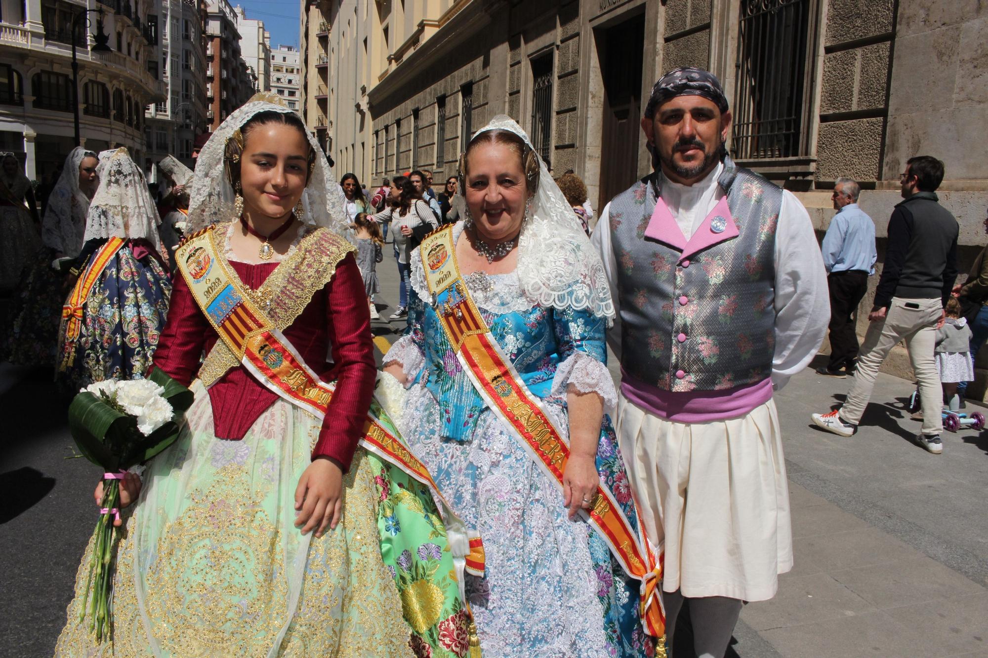 El desfile de falleras mayores en la Ofrenda a San Vicente Ferrer