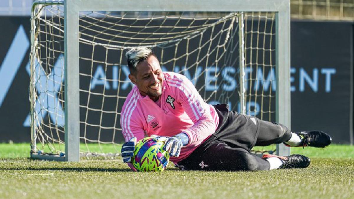 Diego Alves en un entreno con el Celta.