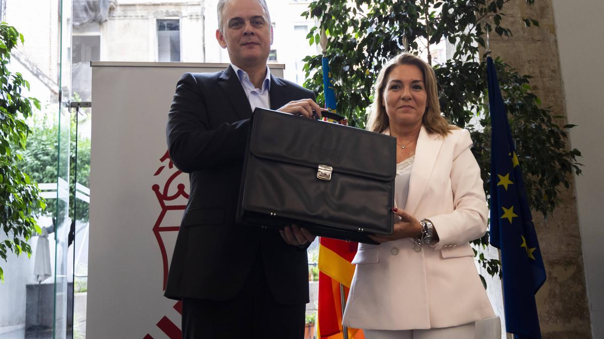 Cambio De Carteras: La Lucha Contra La Violencia Machista Centra El ...