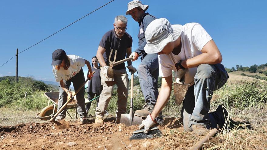 Roma gana terren en Les Regueres col entamu de la campaña arqueolóxica nel yacimientu de La Estaca