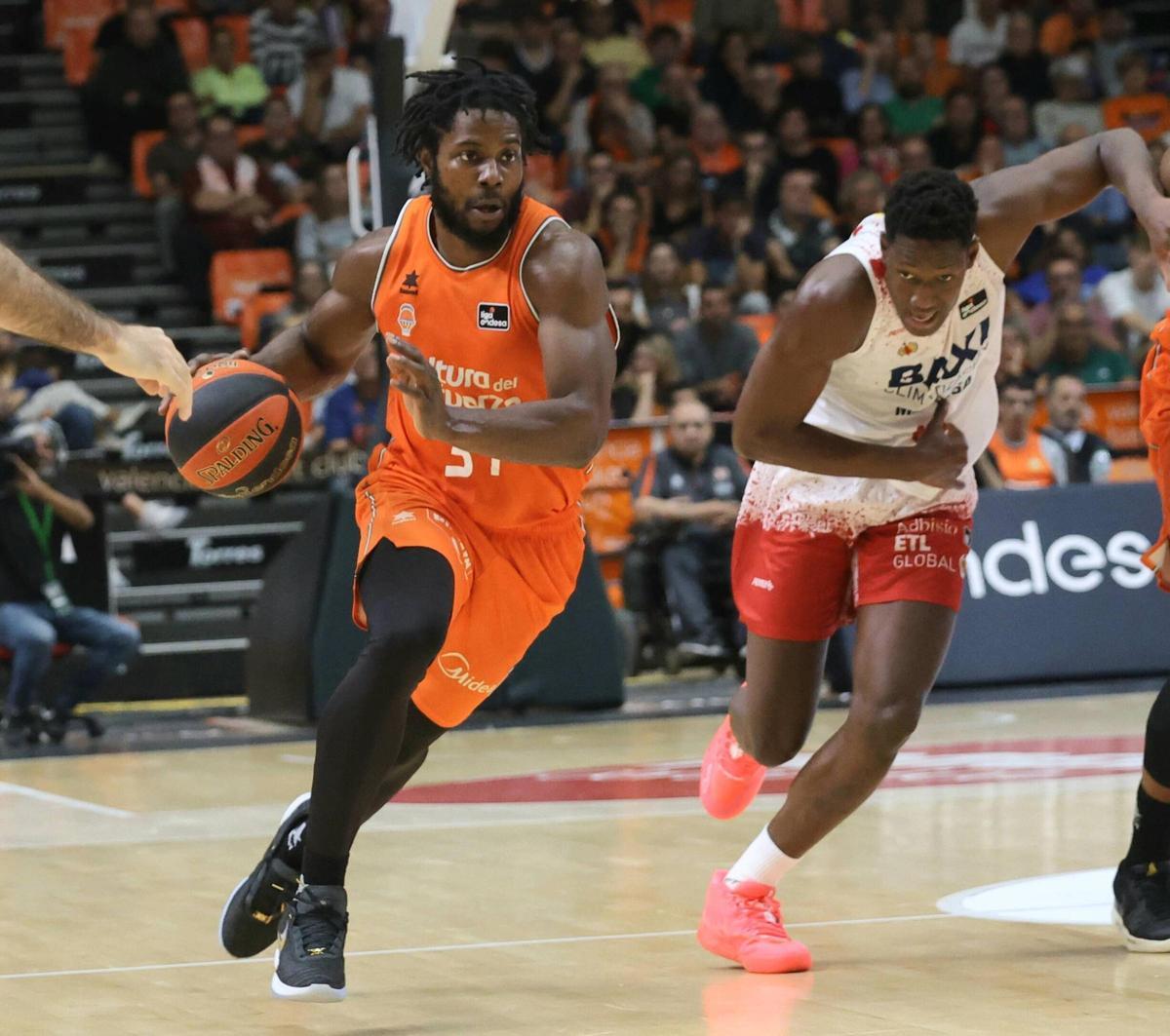 Semi Ojeleye volvió a jugar después de dos partidos sin poder hacerlo por una sobrecarga