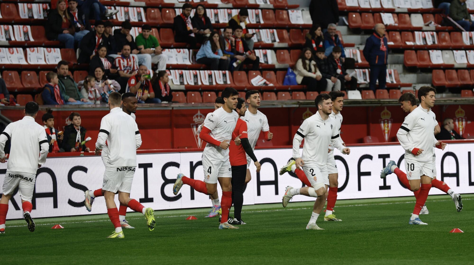 EN IMÁGENES: El Sporting - Tenerife disputado en El Molinón