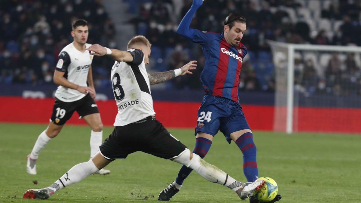 Las Imágenes del Derbi entre Levante UD y Valencia CF en el Ciutat