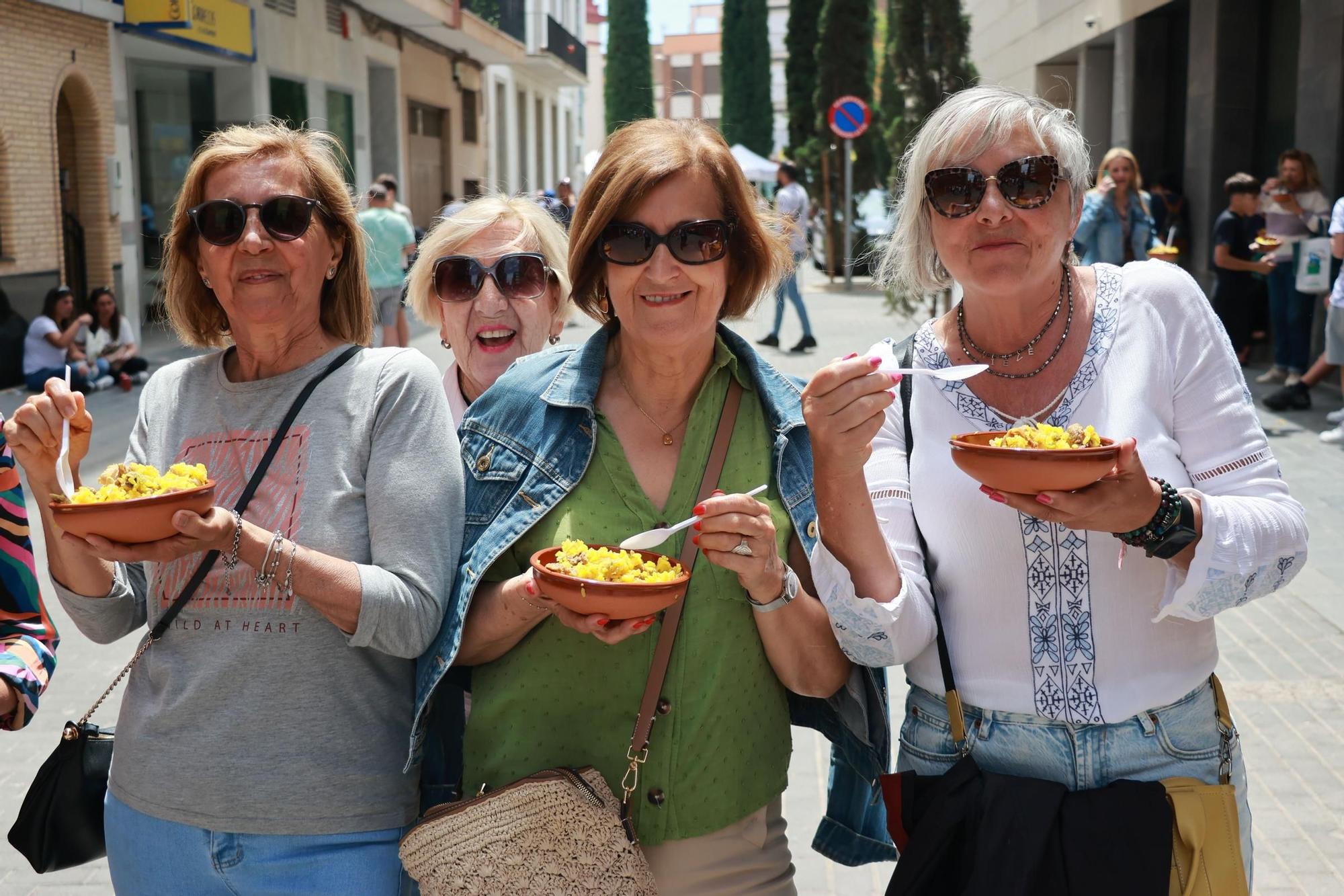 Galería del reparto de arroz de les 'calderes' en el día grande de las fiestas de Almassora