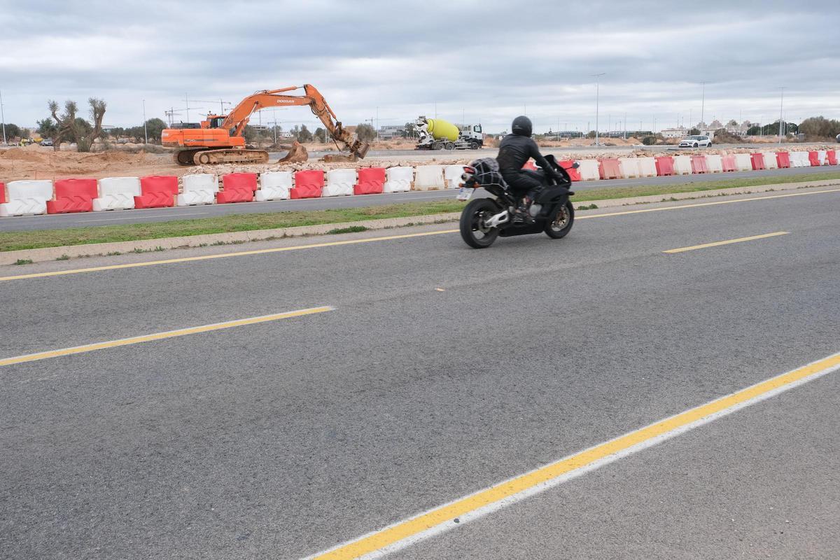 Comienzan las obras del acceso a las 7.400 futuras viviendas de La Hoya: la rotonda que hace la número 14 de la CV-905
