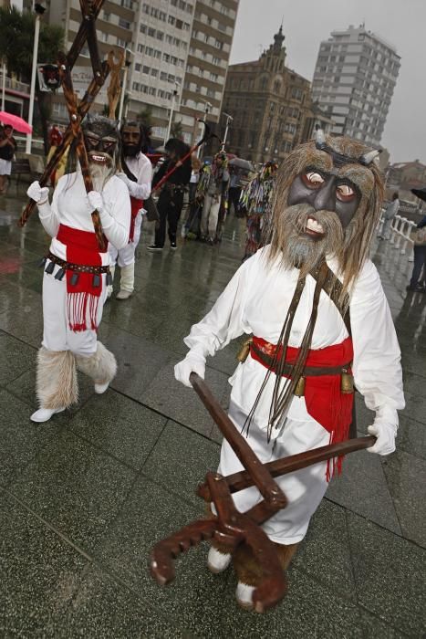 Desfile de máscaras ibéricas en Gijón
