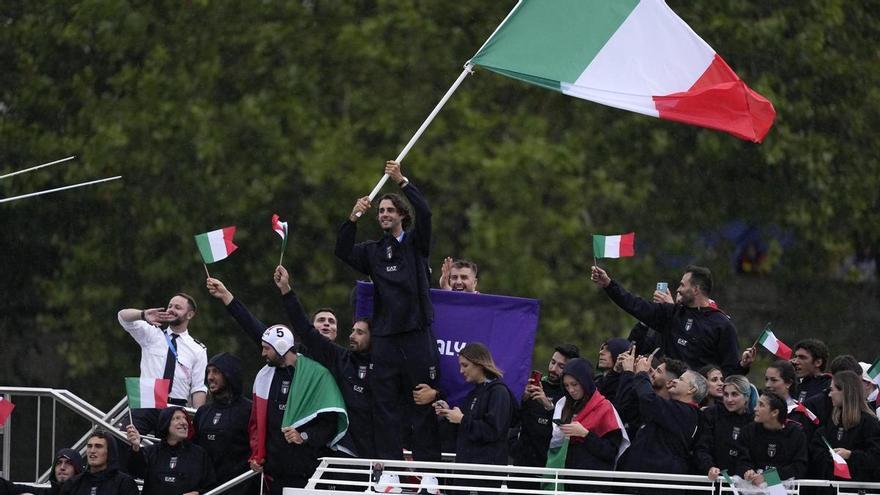 El drama del abanderado italiano en el Sena después de la apertura de los Juegos de París