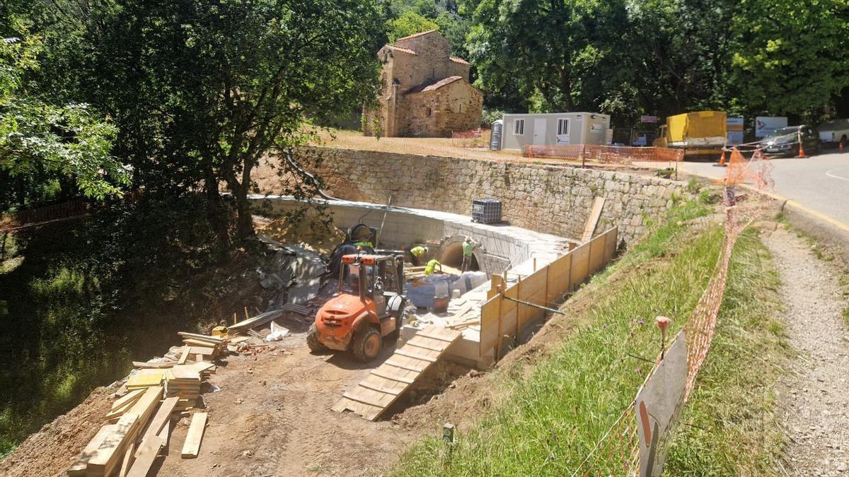 Las obras en el entorno de San Miguel de Lillo.