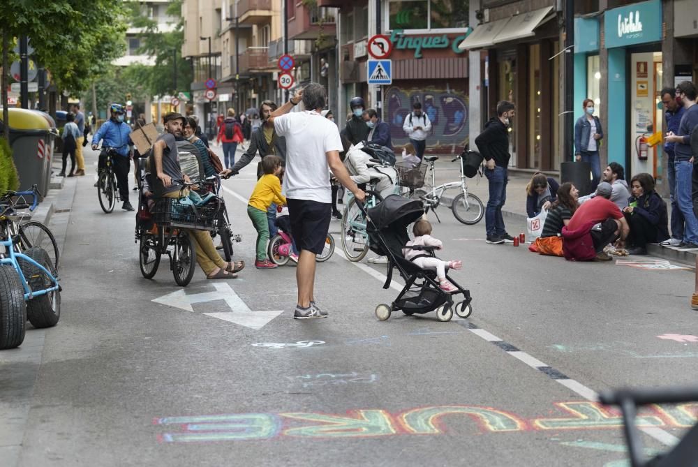 El carrer Migdia de Girona, peatonal per una tarda