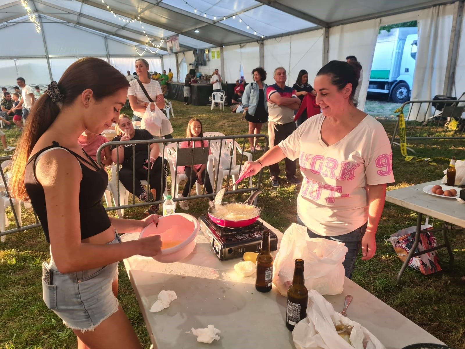 Celles, fiesta hasta en los fogones con un concurso de tortillas "histórico"