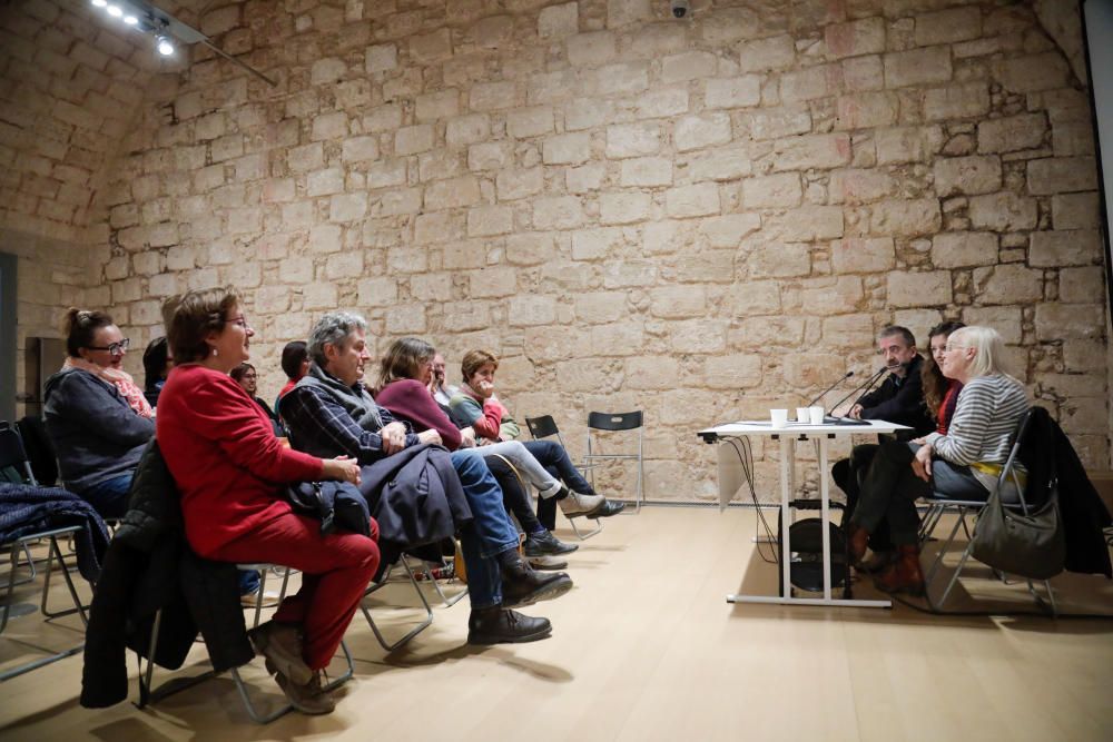 El Aljub de Es Baluard protege de la lluvia la Fira del Llibre en Català