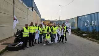 La huelga del transporte urbano de Fuengirola cumple su cuarto día este viernes