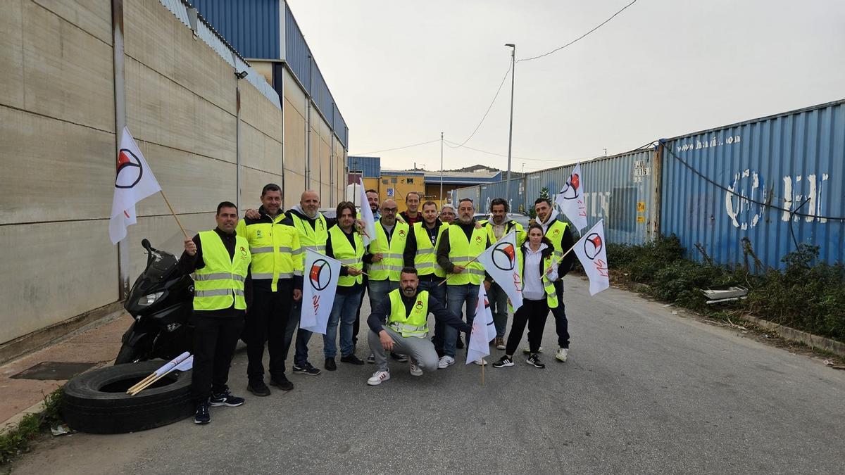 Los trabajadores del servicio de transporte de Fuengirola siguen en huelga.