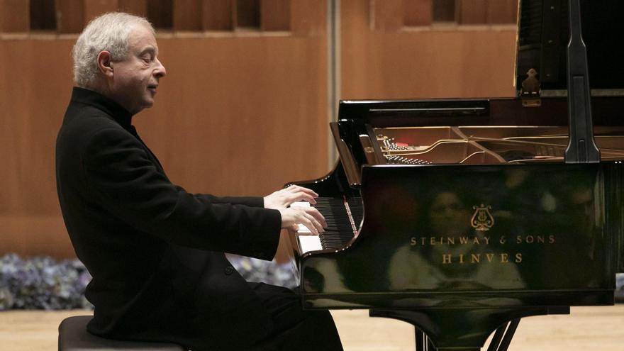 El pianista András Schiff, en concierto en Alicante