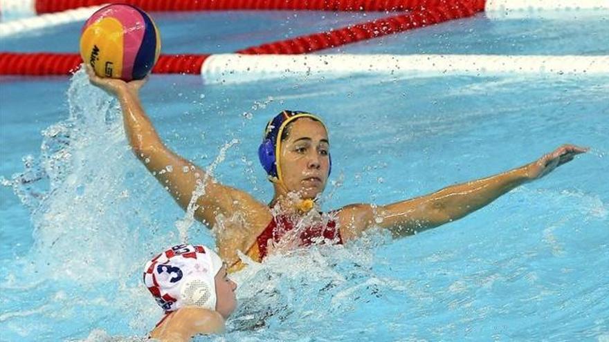 España &#039;se baña&#039; ante Francia en el Europeo (21-2)