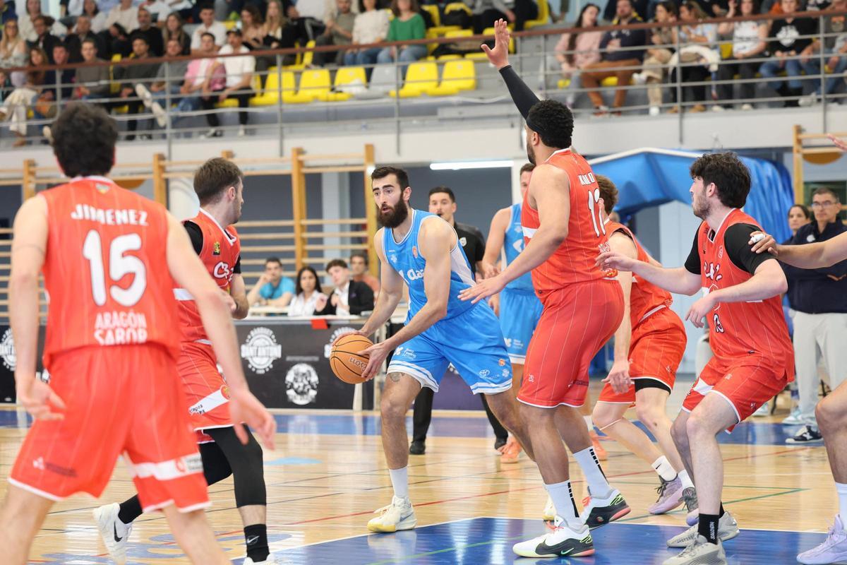 Galería: el Class Sant Antoni derrotó al CB Zaragoza por 94 a 66