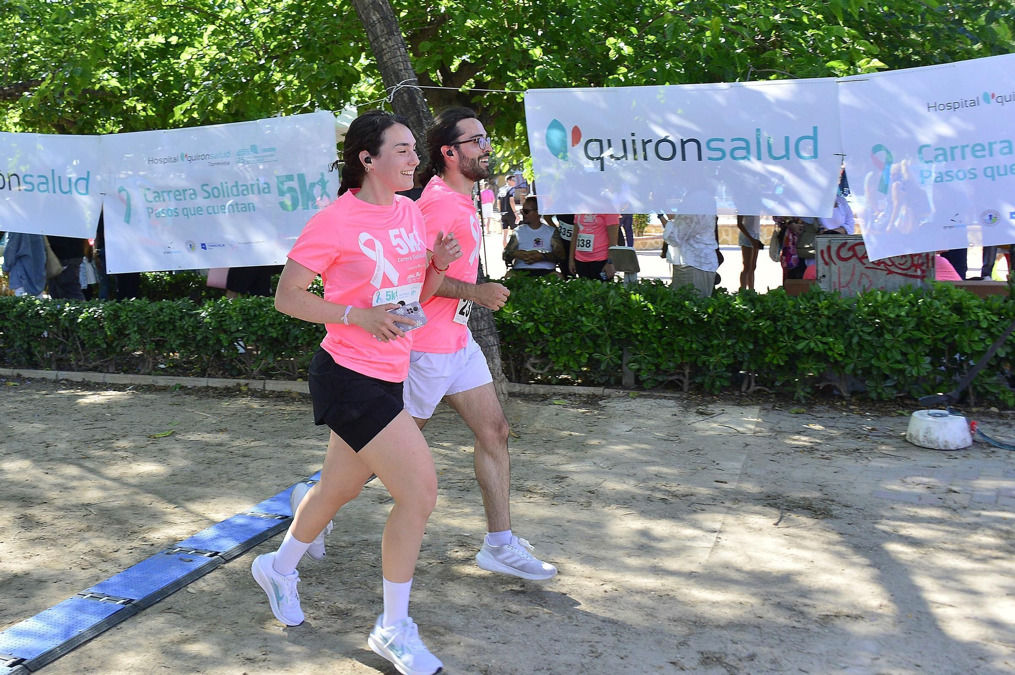 Carrera solidaria organizada por  QUIRÓNSALUD en beneficio de la asociación AFECÁNCER
