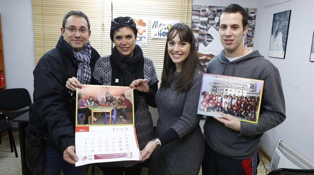 Els comerciants d’Horta, amb el seu calendari solidari. Els comerciants d’Horta, amb el seu calendari solidari.